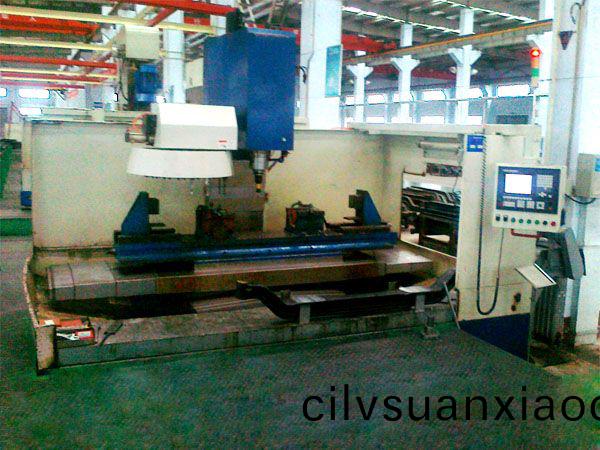 前(qian)軸(zhou)十(shi)孔加工專用立(li)式加工